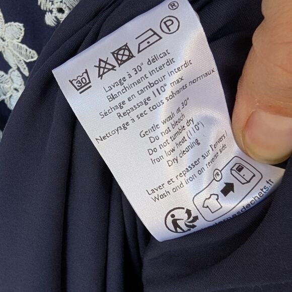 Sézane Ilona Navy Floral Print Embroidered V-neck Mini Dress, size 40/L - Picture 11 of 11